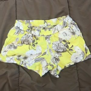 KUT yellow canvas style shorts - size 6